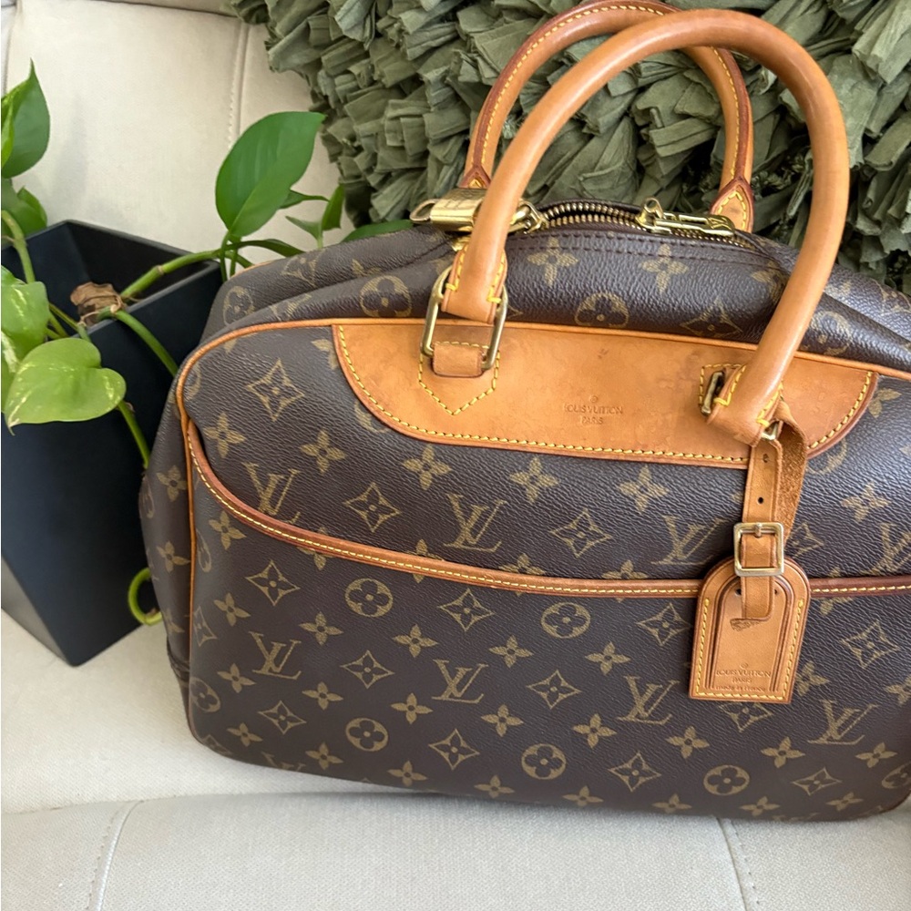 Louis Vuitton Deauville travel bag